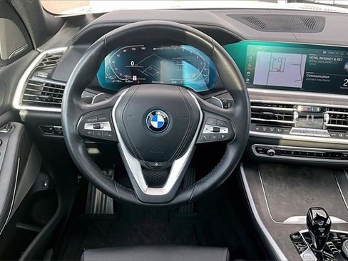 Used 2022 BMW X5 xDrive45e image 5