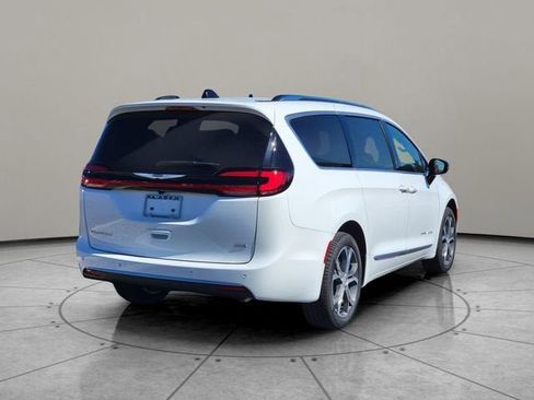 New 2026 Chrysler Pacifica Pinnacle AWD/4WD image 12