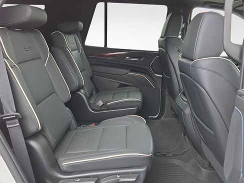 Used 2024 Cadillac Escalade Premium Luxury AWD/4WD image 39