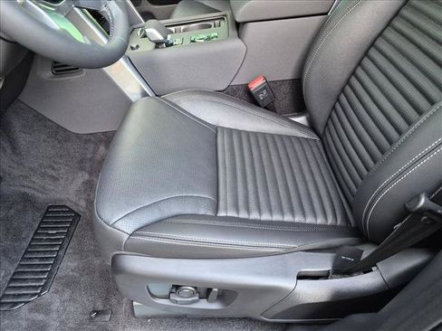 New 2026 Land Rover Discovery S AWD/4WD image 4