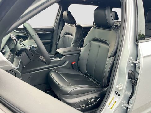 New 2025 Jeep Grand Cherokee L Limited w/ Black Appearance Package image 21