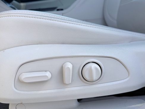 Used 2021 GMC Acadia Denali w/ Denali Technology Package image 22