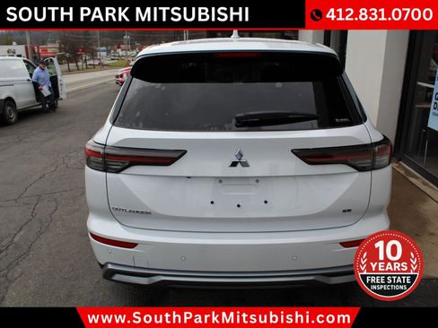 New 2026 Mitsubishi Outlander SE image 8