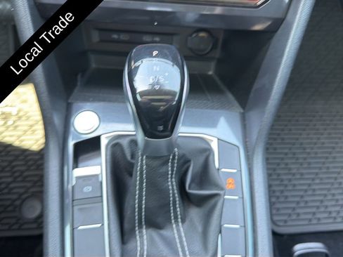 Used 2022 Volkswagen Tiguan SE FWD image 32