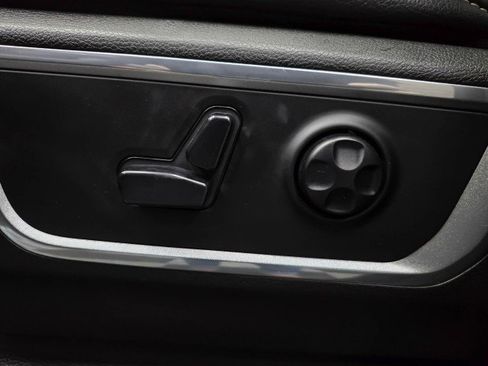 Used 2019 RAM 1500 Laramie AWD/4WD image 34