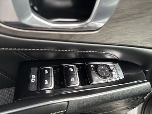 Used 2025 Kia Sorento SX AWD/4WD image 15