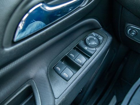 Used 2022 Chevrolet Equinox RS FWD image 12