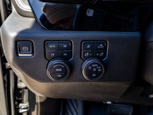 Used 2022 Chevrolet Silverado 1500 LT Trail Boss w/ LT Trail Boss Premium Package image 18