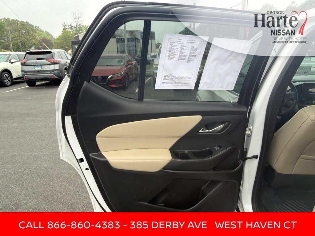 Used 2023 Chevrolet Traverse Premier AWD/4WD image 19