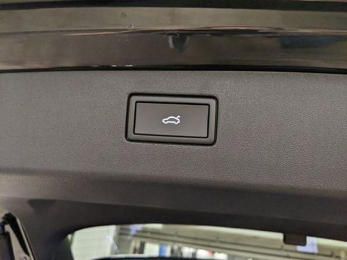 New 2026 Volkswagen Tiguan SE image 30