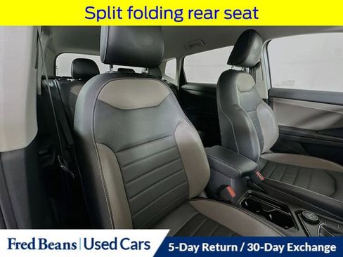 Used 2022 Volkswagen Taos SEL image 33