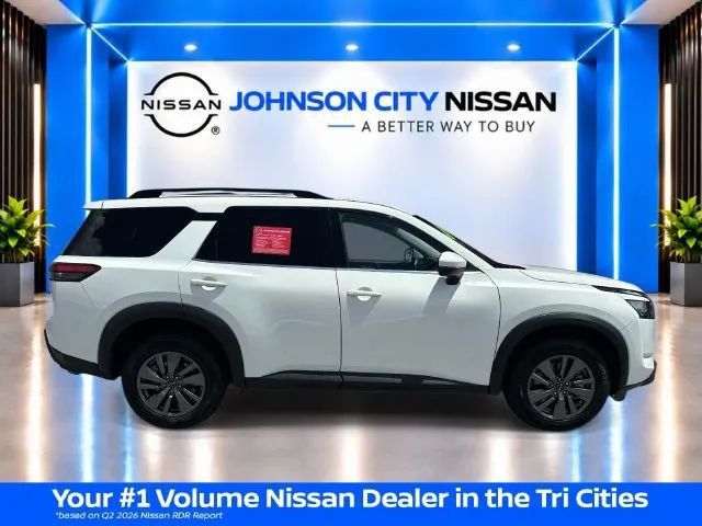 Certified 2025 Nissan Pathfinder SV AWD/4WD image 3