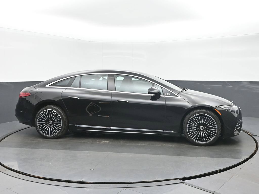 Used 2022 Mercedes-Benz EQS 580 4MATIC Sedan image 2