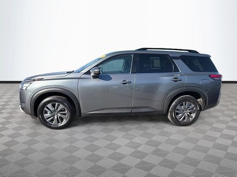 Used 2025 Nissan Pathfinder SV FWD image 4