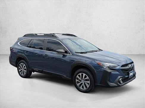 Used 2024 Subaru Outback AWD/4WD image 3