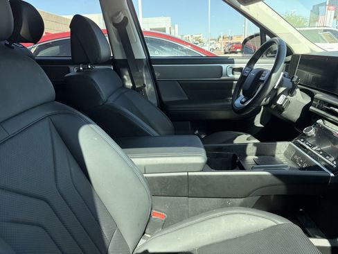 Used 2025 Hyundai Santa Fe SEL FWD image 10