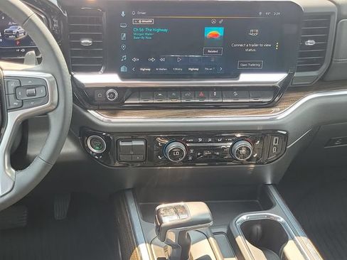 Certified 2024 Chevrolet Silverado 1500 LT Trail Boss w/ Convenience Package II AWD/4WD image 26