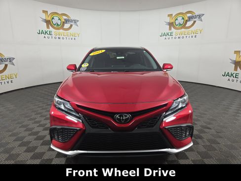 Used 2021 Toyota Camry XSE image 3