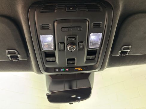 Used 2023 Cadillac Escalade Premium Luxury Platinum AWD/4WD image 12