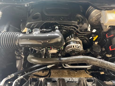 Used 2022 RAM 1500 Laramie AWD/4WD image 10