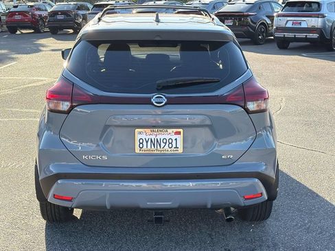 Used 2021 Nissan Kicks SR w/ SR Premium Package FWD image 4