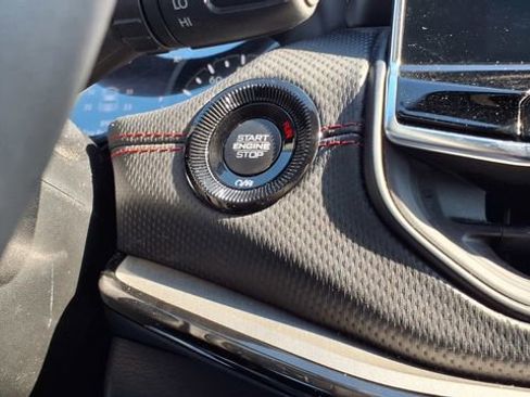 Used 2025 Jeep Compass Trailhawk image 27