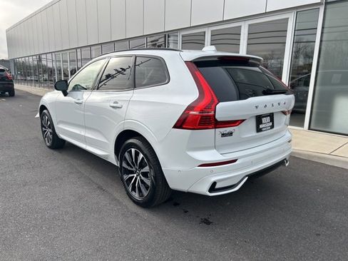 Certified 2025 Volvo XC60 B5 Plus image 3