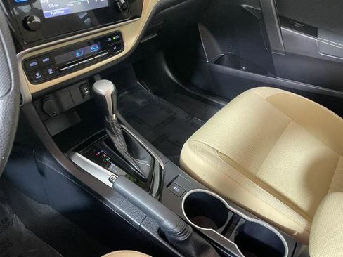 Used 2019 Toyota Corolla LE image 20