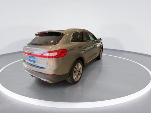 Used 2016 Lincoln MKX Reserve w/ Technology Package AWD/4WD image 8