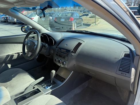 Used 2005 Nissan Altima 2.5 S w/ (S02) Side Airbags Pkg image 14
