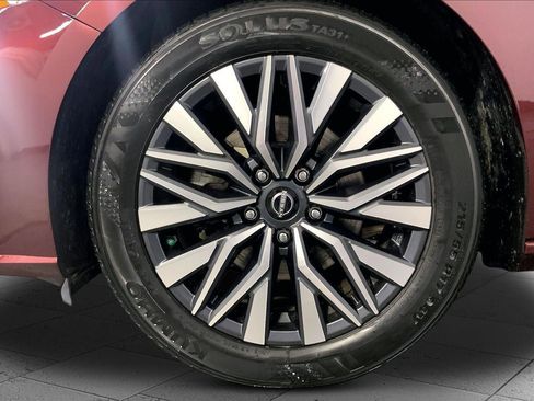 Used 2025 Nissan Altima 2.5 SV image 9