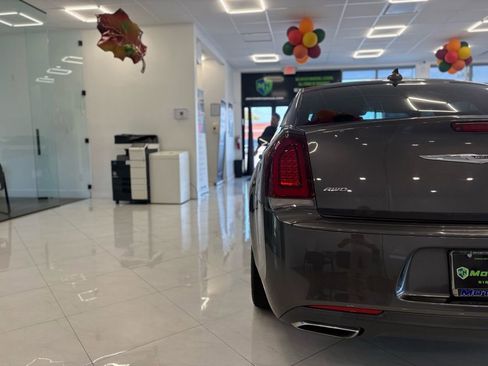 Used 2017 Chrysler 300 S image 11