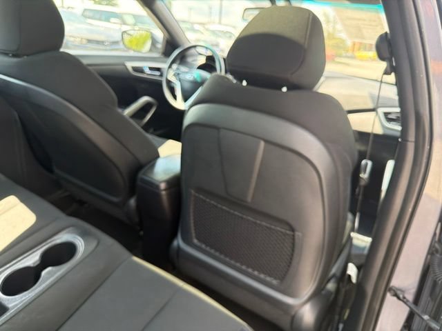 Used 2017 Hyundai Veloster Value Edition FWD image 19