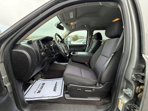 Used 2014 Chevrolet Silverado 2500 LT w/ Interior Plus Package image 2