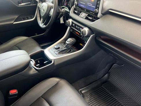 Certified 2022 Toyota RAV4 Limited image 17