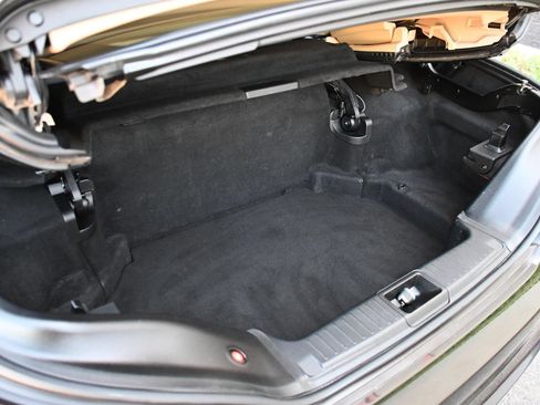 Used 2018 Mercedes-Benz SL 550 image 16