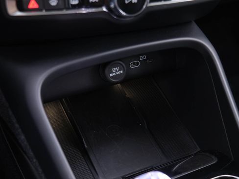 New 2026 Volvo XC40 B5 Plus w/ Protection Package Premier image 10