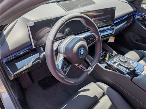 New 2026 BMW i5 eDrive40 w/ M Sport Package RWD image 4