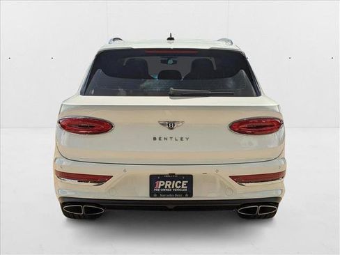 Used 2023 Bentley Bentayga image 7