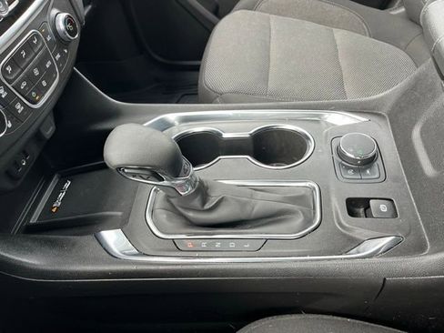 Used 2023 Chevrolet Traverse LT image 27