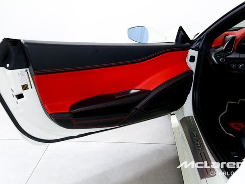 Used 2014 Ferrari 458 Spider RWD image 10