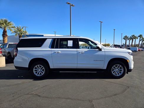 Used 2024 Chevrolet Suburban LT image 7