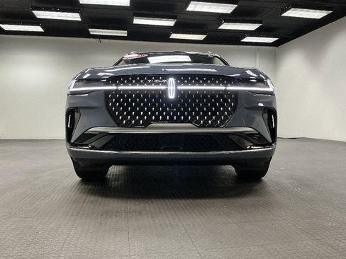 Used 2026 Lincoln Nautilus Reserve AWD/4WD image 2