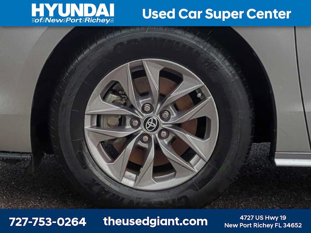 Used 2022 Toyota Sienna XLE FWD image 10