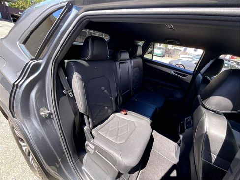 Certified 2024 Volkswagen Atlas Cross Sport SE FWD image 26