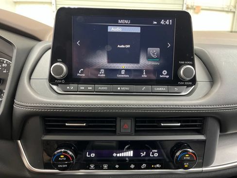 Used 2023 Nissan Rogue SV FWD image 13