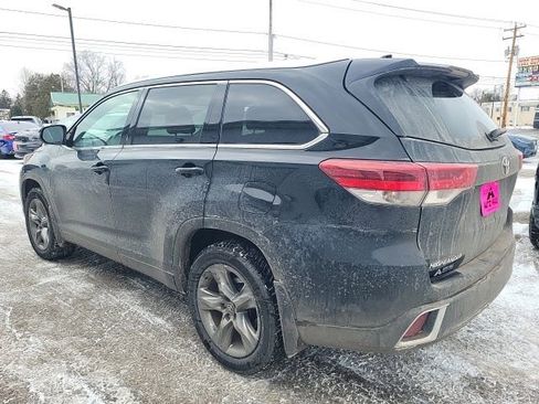 Used 2017 Toyota Highlander Limited Platinum image 6