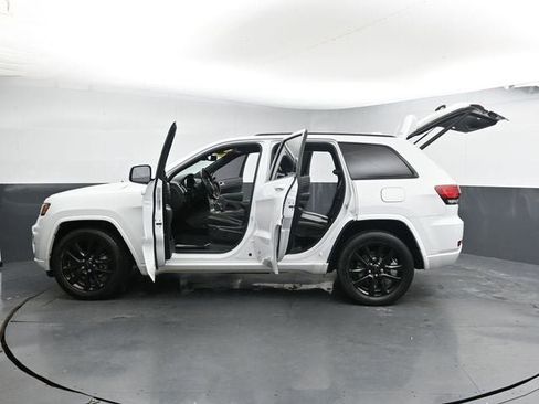 Used 2019 Jeep Grand Cherokee Altitude image 38