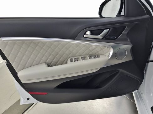 Used 2025 Genesis G70 3.3T Advanced w/ Sport Prestige Package image 9