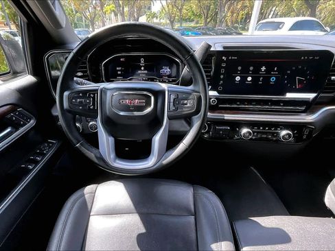Used 2025 GMC Sierra 1500 SLT image 6